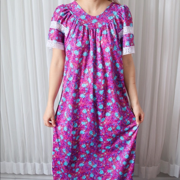60’s / 70’s Maxi Whimsical Lounge Dress - Picture 6 of 8